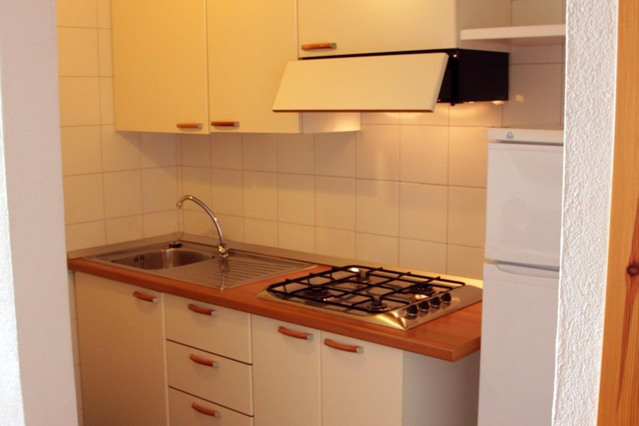 Residence Portolaconia Appartamenti Cannigione Szoba fotó