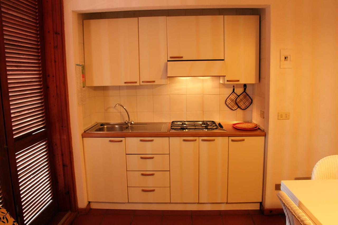 Residence Portolaconia Appartamenti Cannigione Szoba fotó