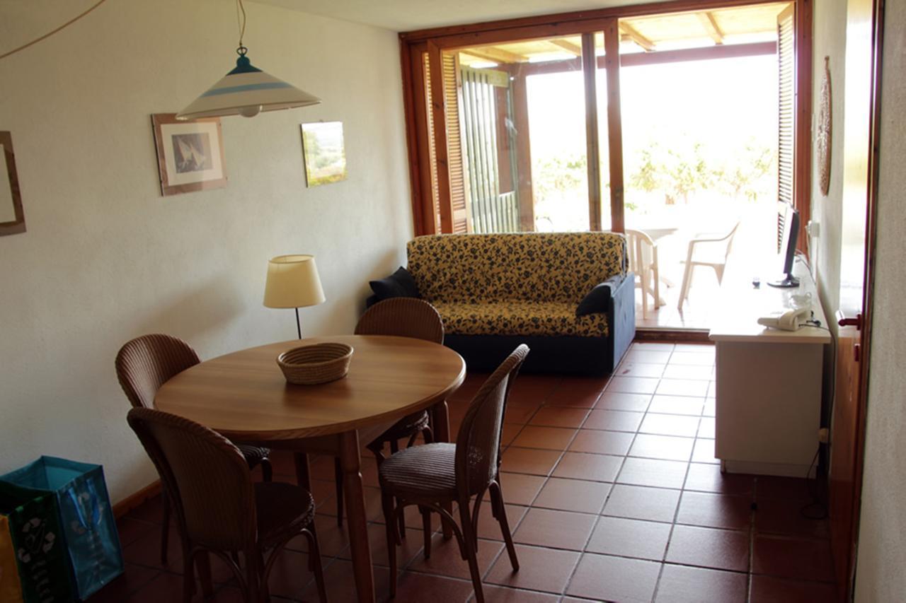 Residence Portolaconia Appartamenti Cannigione Szoba fotó