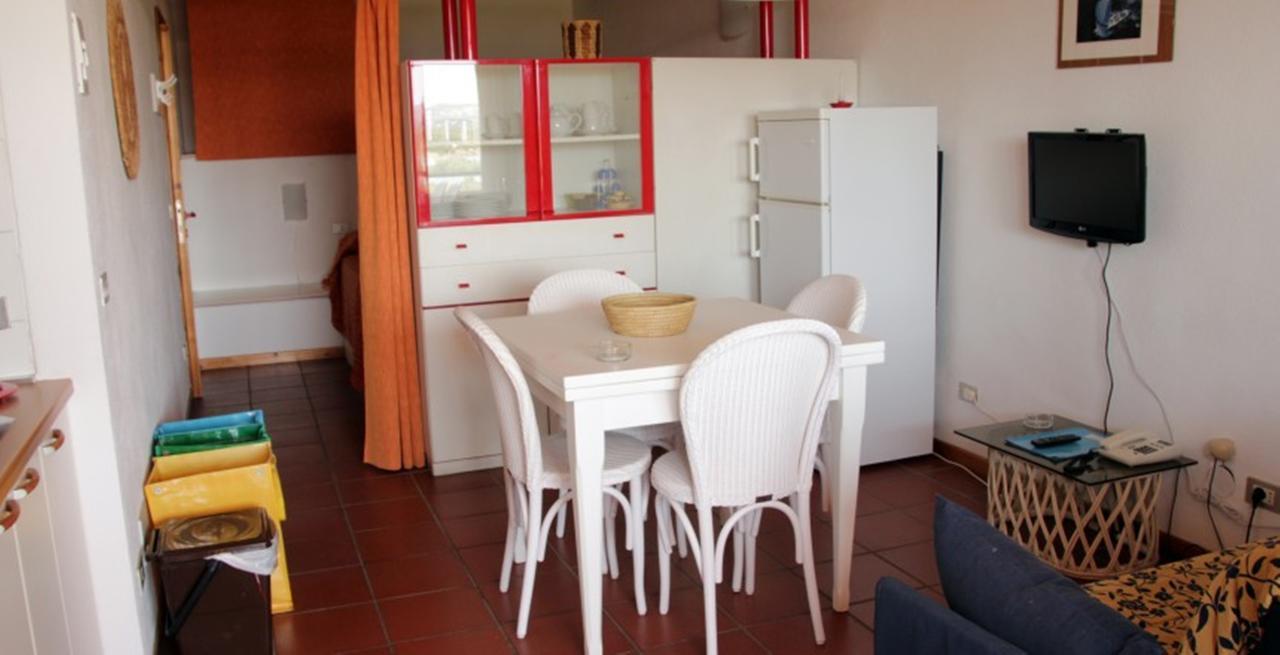 Residence Portolaconia Appartamenti Cannigione Szoba fotó