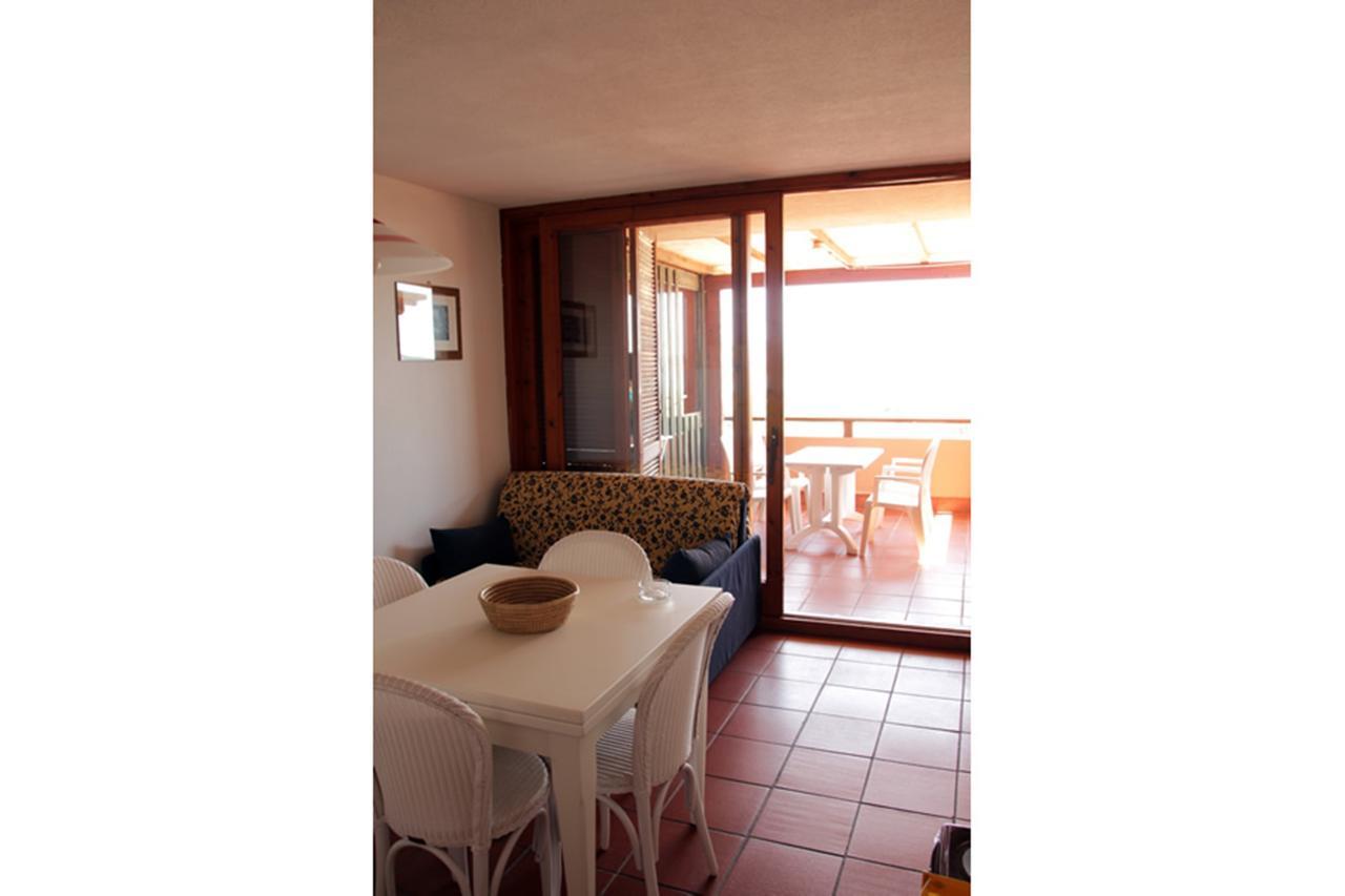 Residence Portolaconia Appartamenti Cannigione Szoba fotó