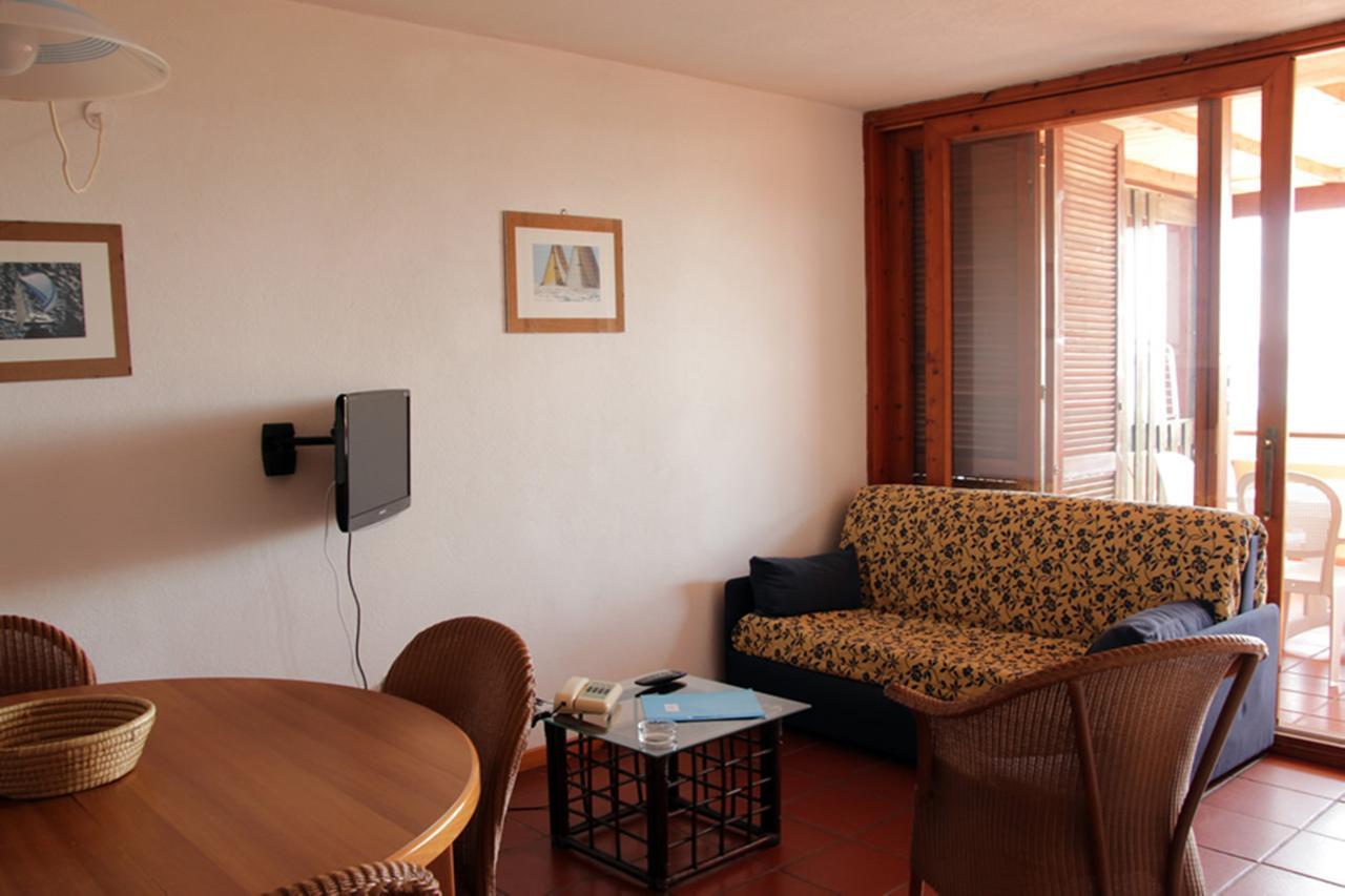 Residence Portolaconia Appartamenti Cannigione Szoba fotó