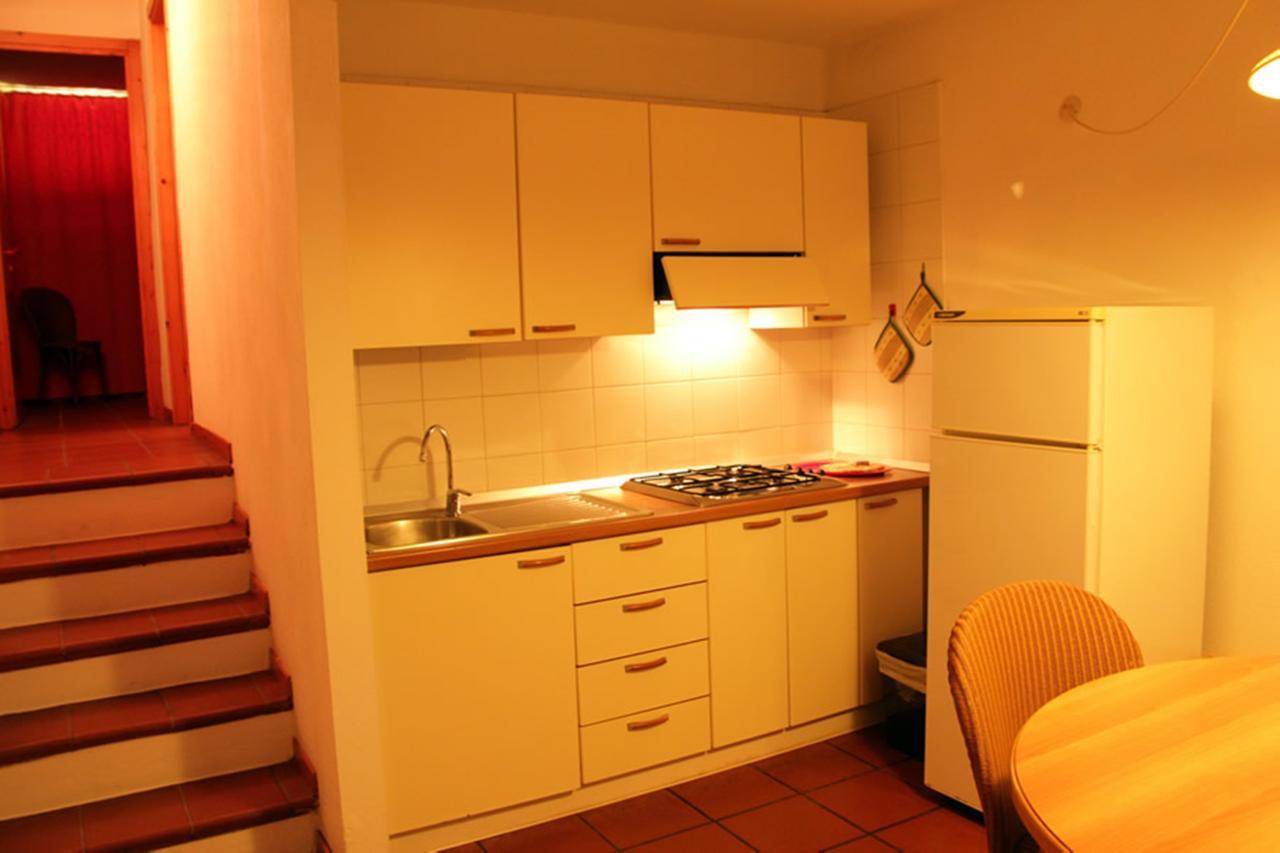 Residence Portolaconia Appartamenti Cannigione Szoba fotó